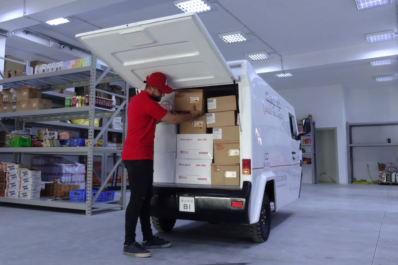 solar energy，electric vehicle，vehicle，industrial design，Large space，