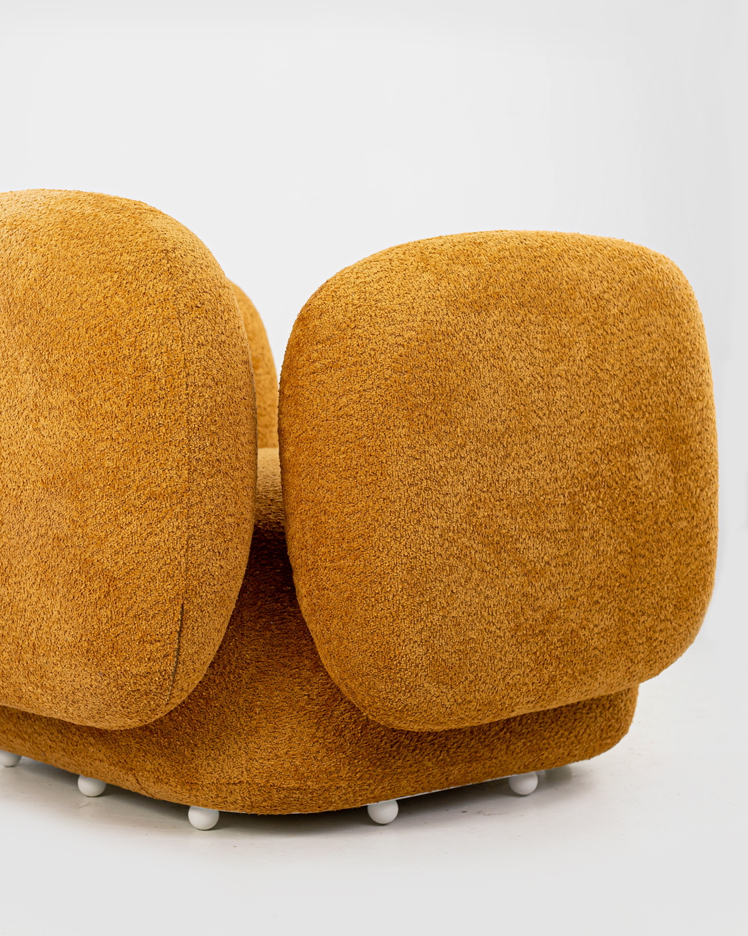 Armchair，chair，furniture，