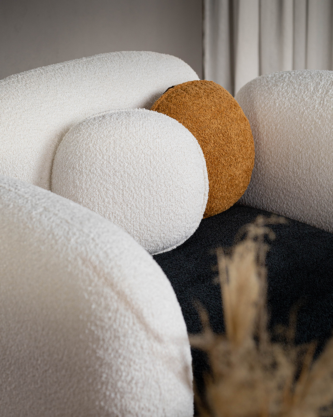 Armchair，chair，furniture，