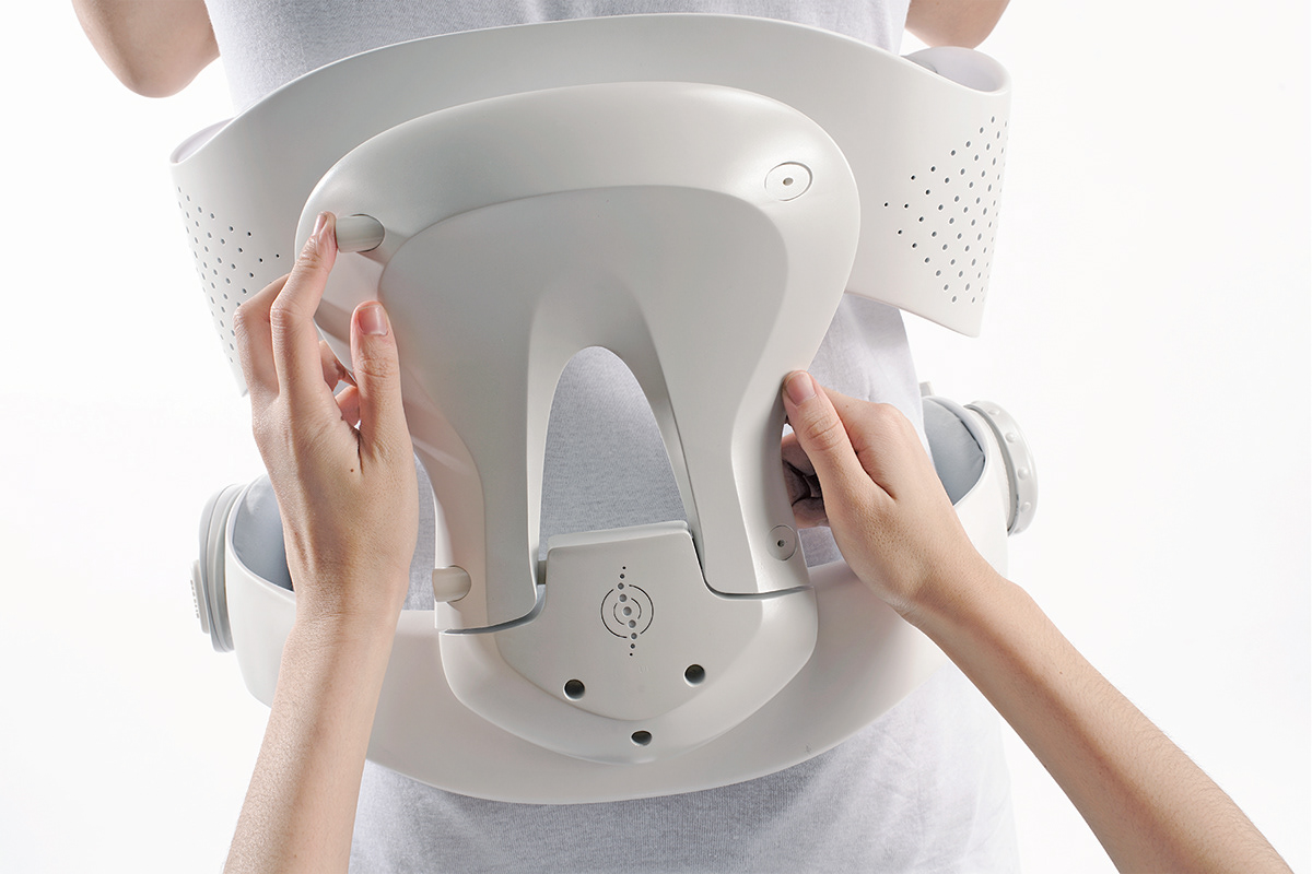 apparatus，patient，rehabilitation，medical care，spine，BackUP，white，