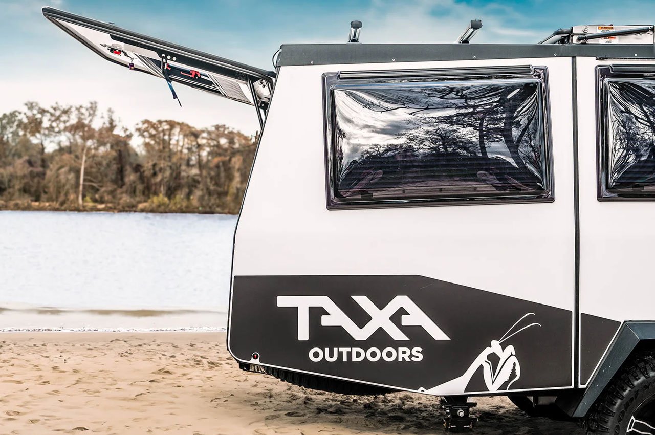 solar eclipse，trailer，outdoors，travel，Design，