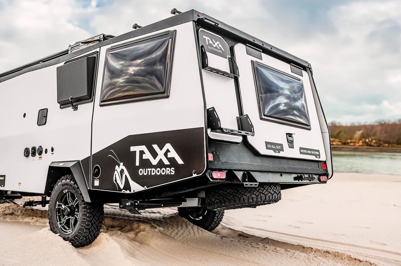 solar eclipse，trailer，outdoors，travel，Design，