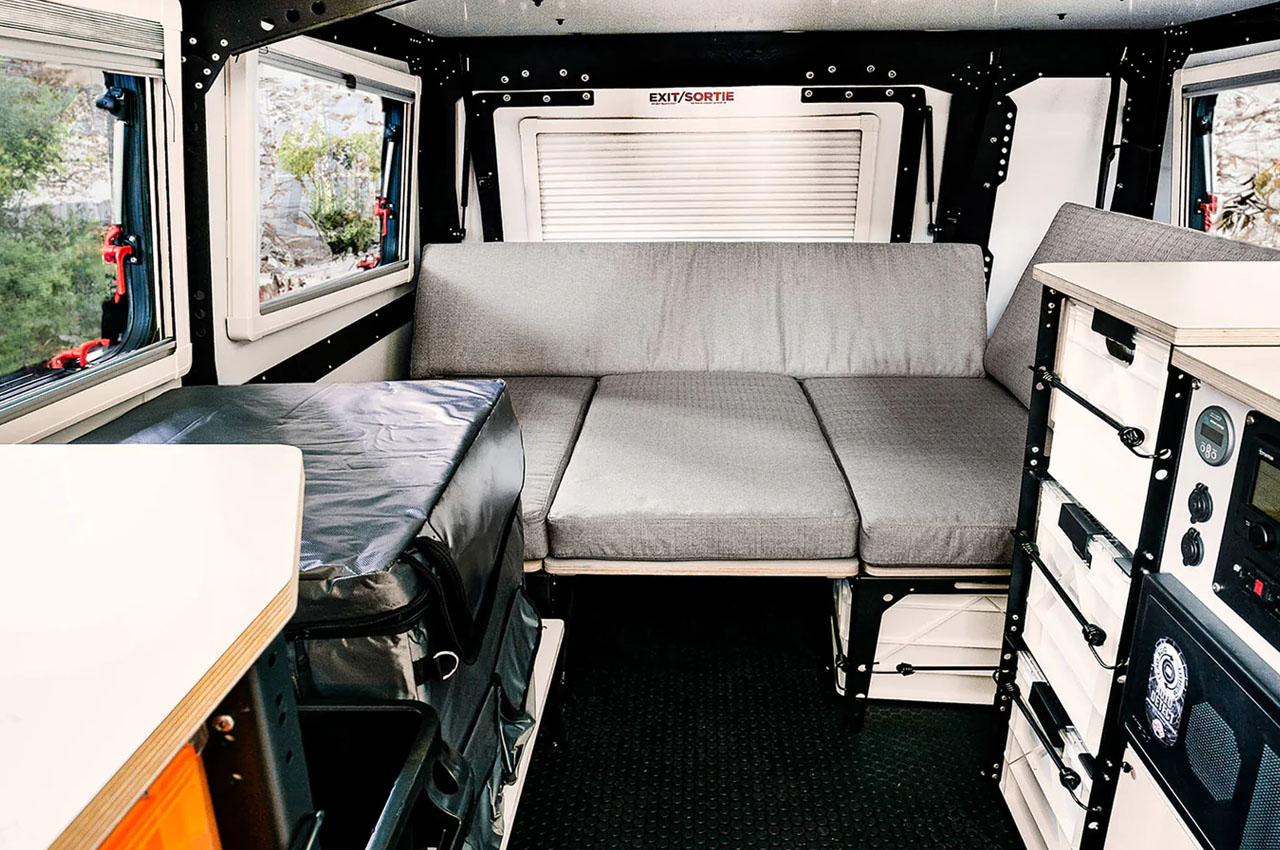 solar eclipse，trailer，outdoors，travel，Design，