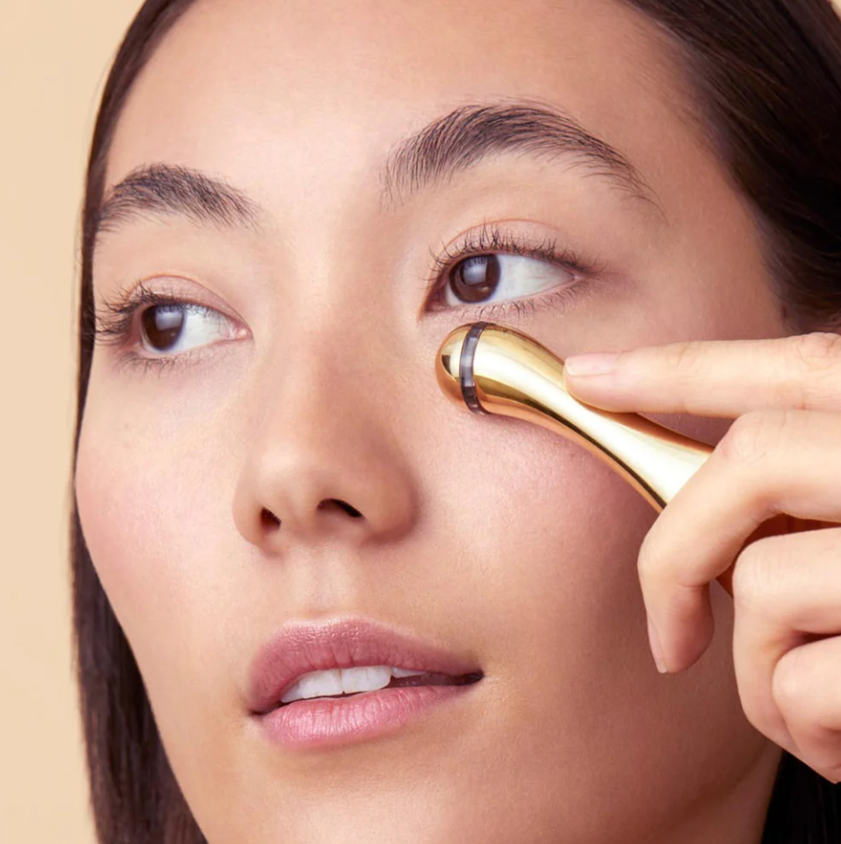 Eye massage instrument，Facial Massager，cosmetic instrument，industrial design，solar energy，