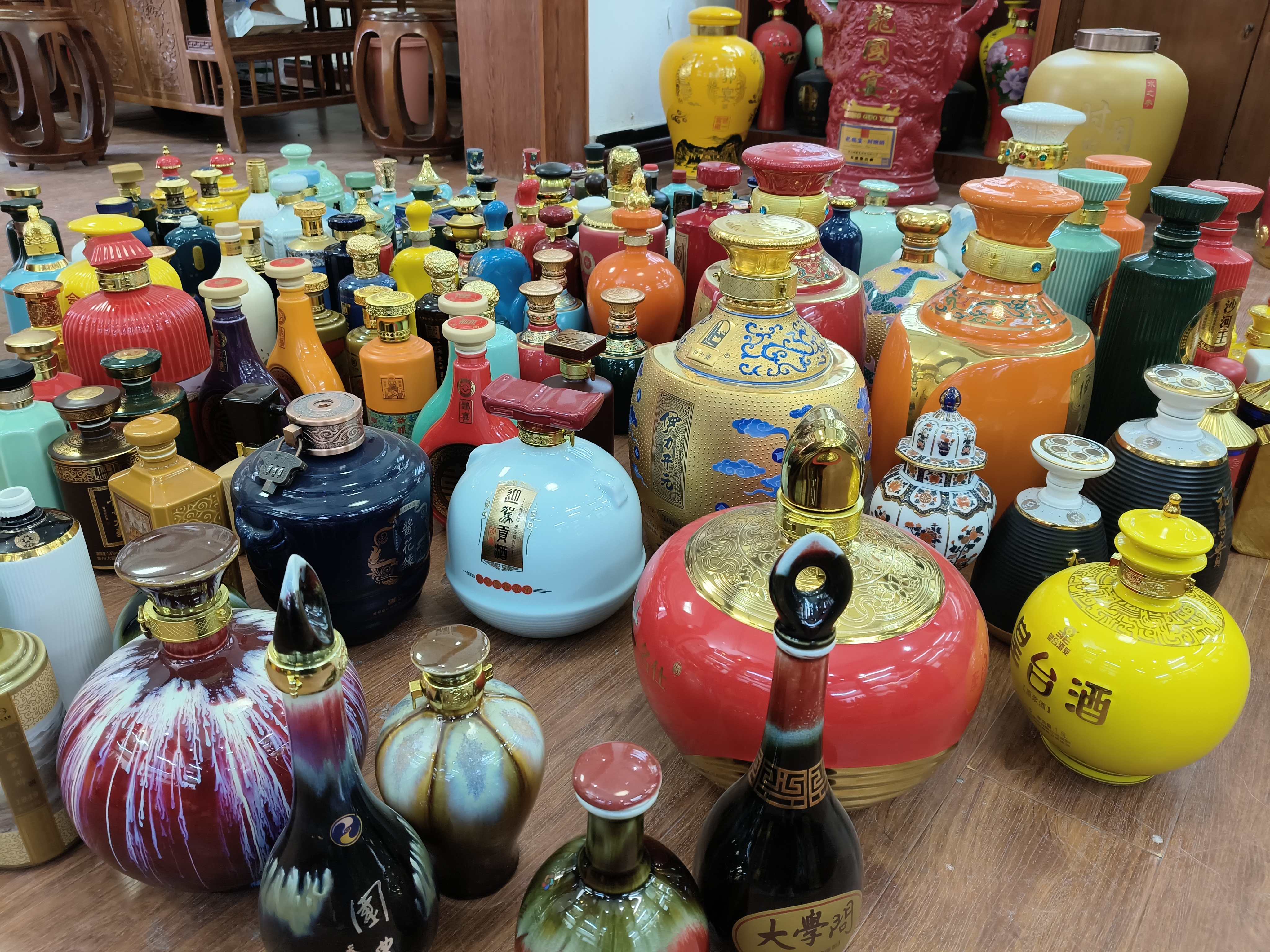 Jingdezhen，ceramic wine bottle，Liquor packaging，Ceramic production，