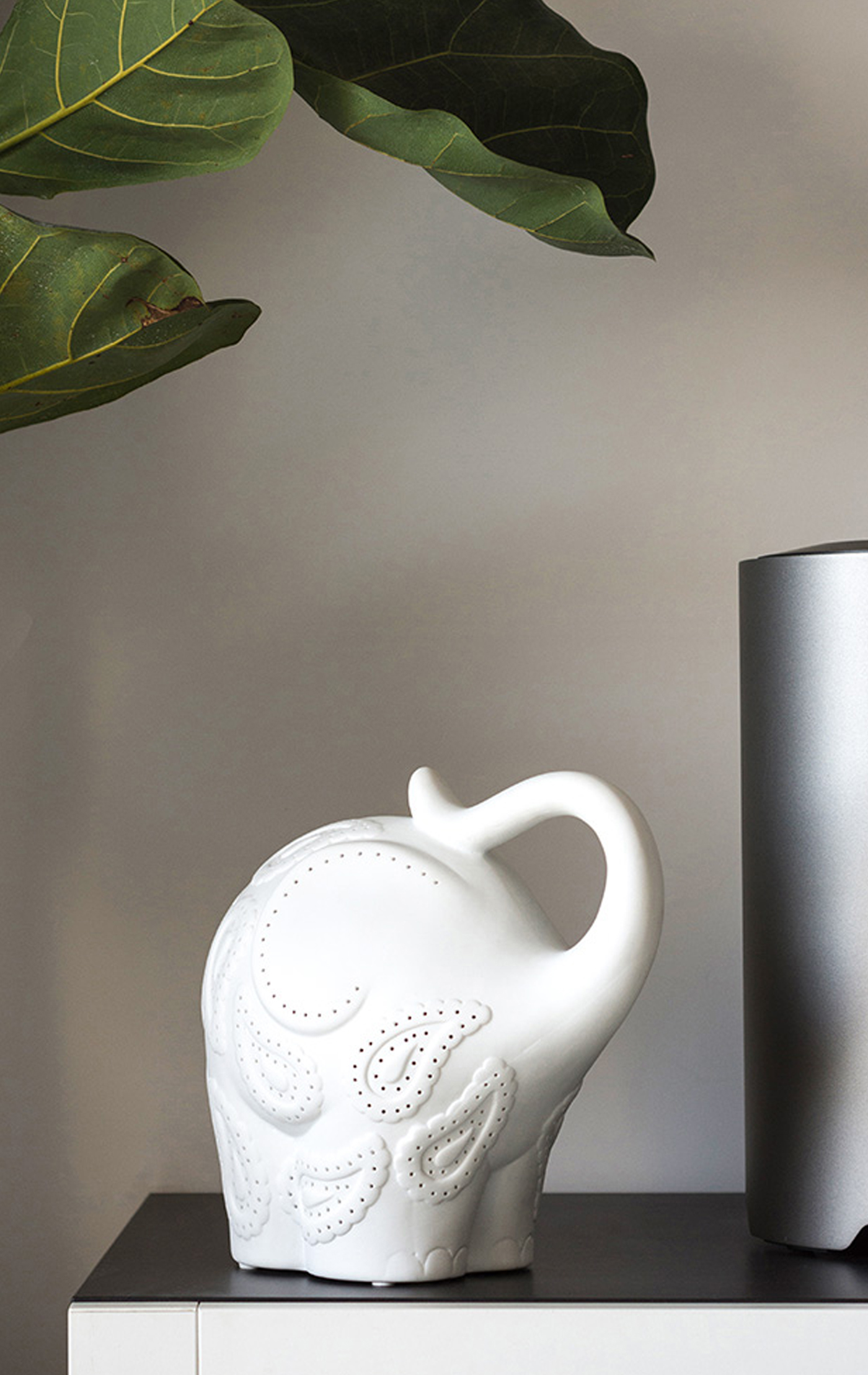 New Youth，environment protection，Ceramic lamp，Auspicious elephant，