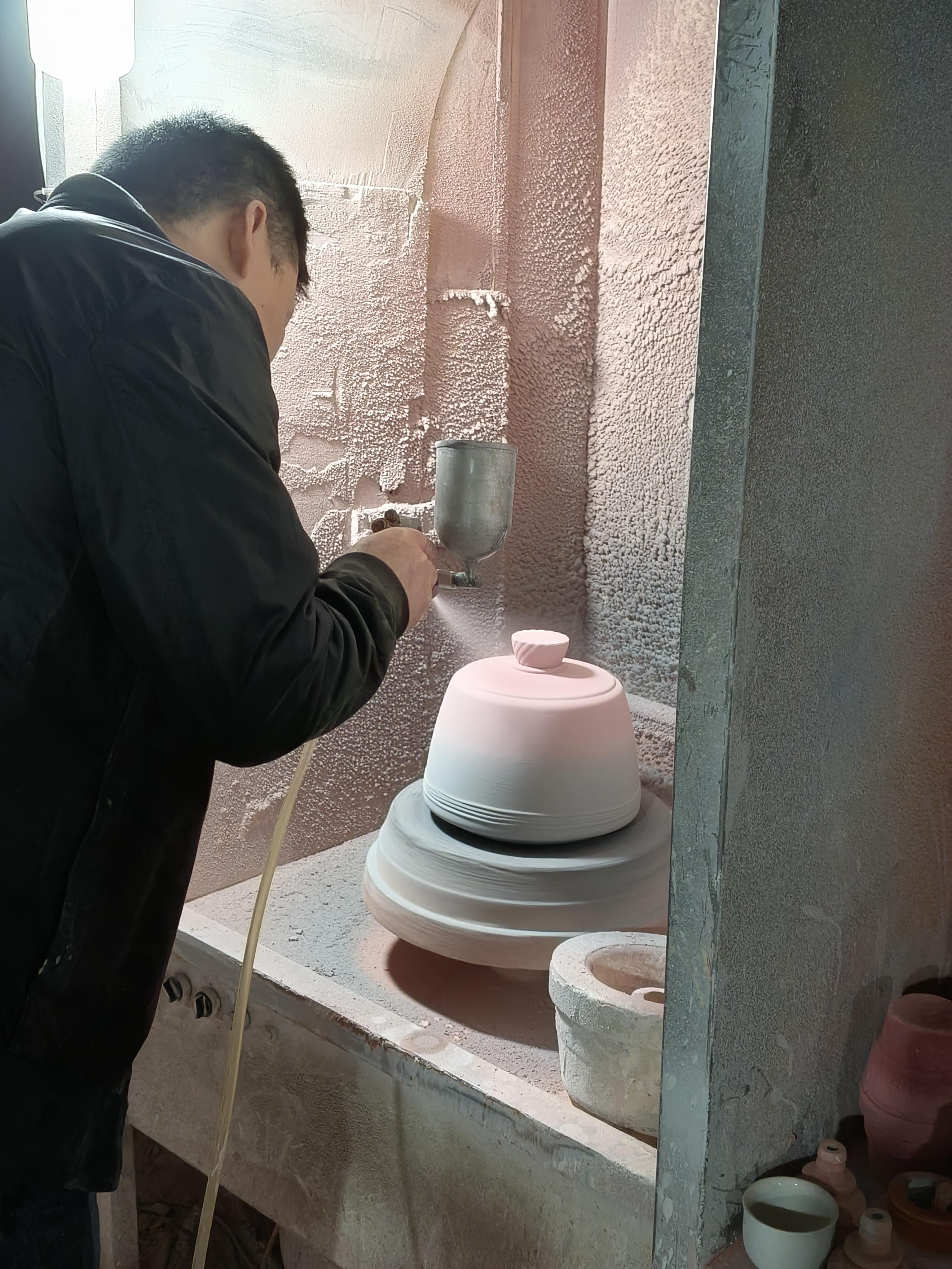 Ceramic wine bottle making，Jingdezhen，Wine packaging design，Ceramic craftsman，Porcelain Craftsman，