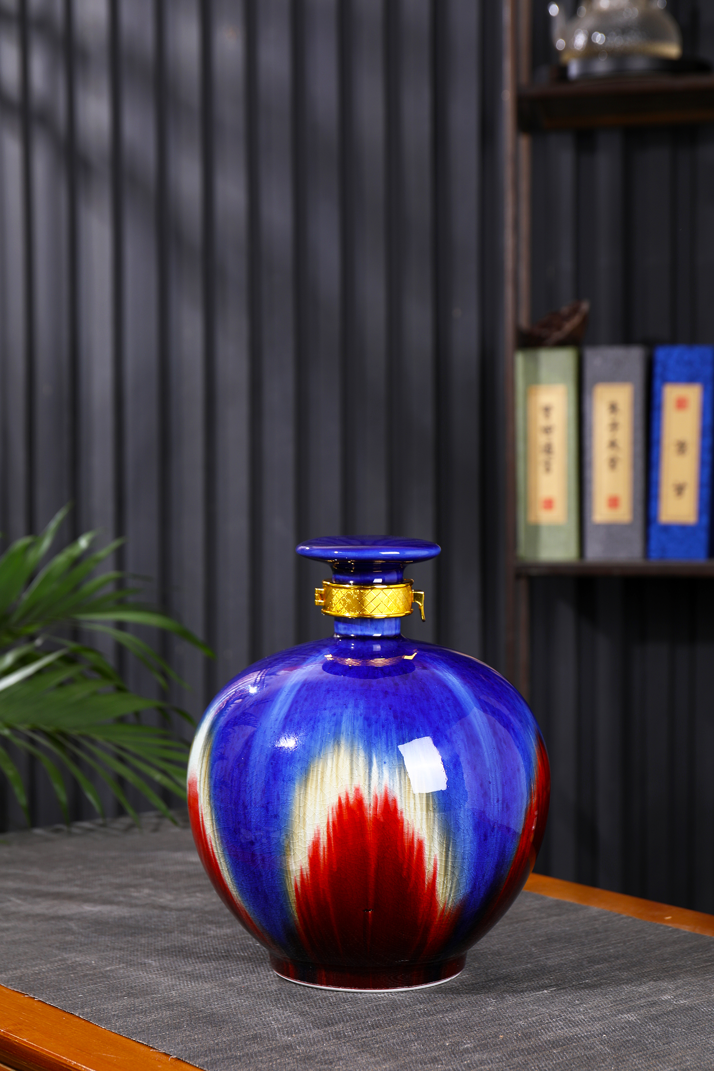 Jingdezhen，ceramic wine bottle，Wine packaging design，Porcelain Craftsman，