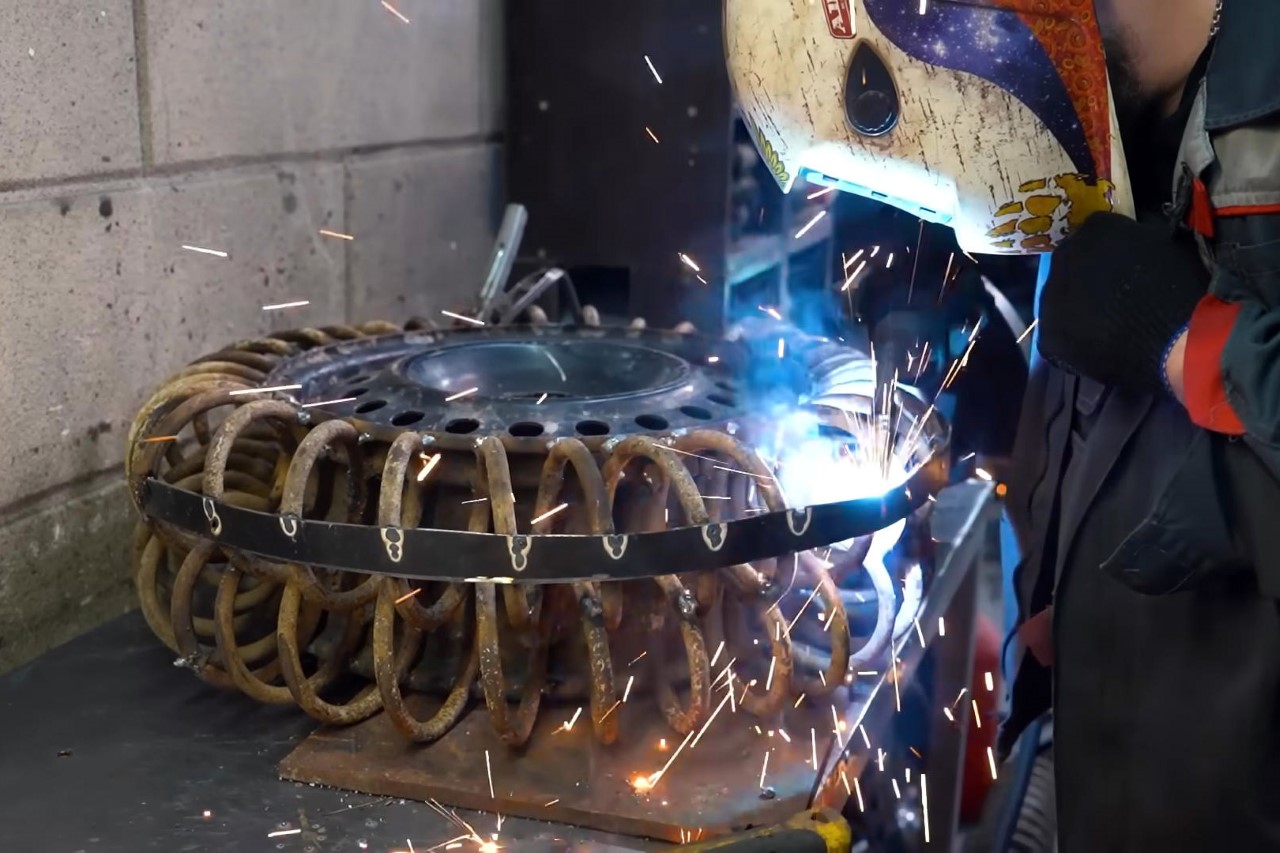 spring tire，suv，Metallic materials，