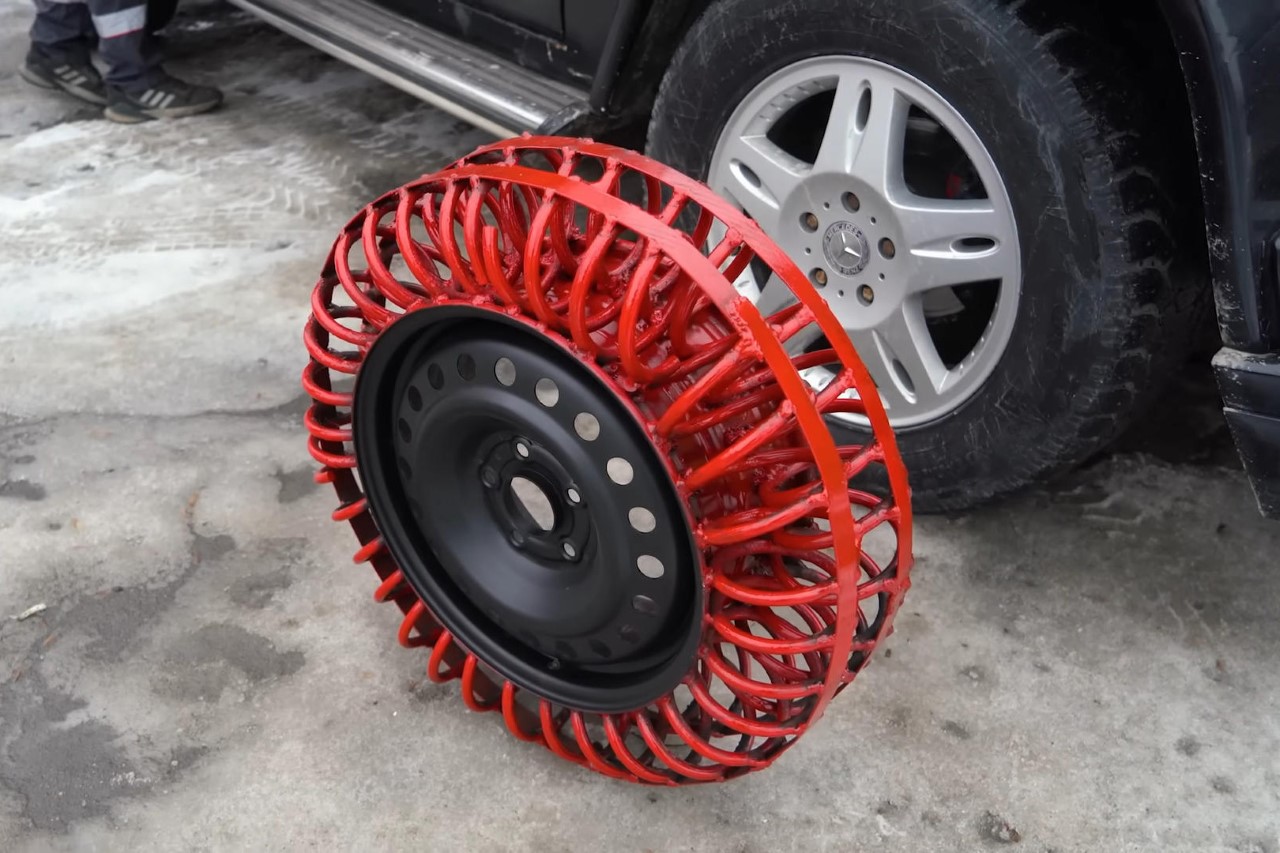 spring tire，suv，Metallic materials，