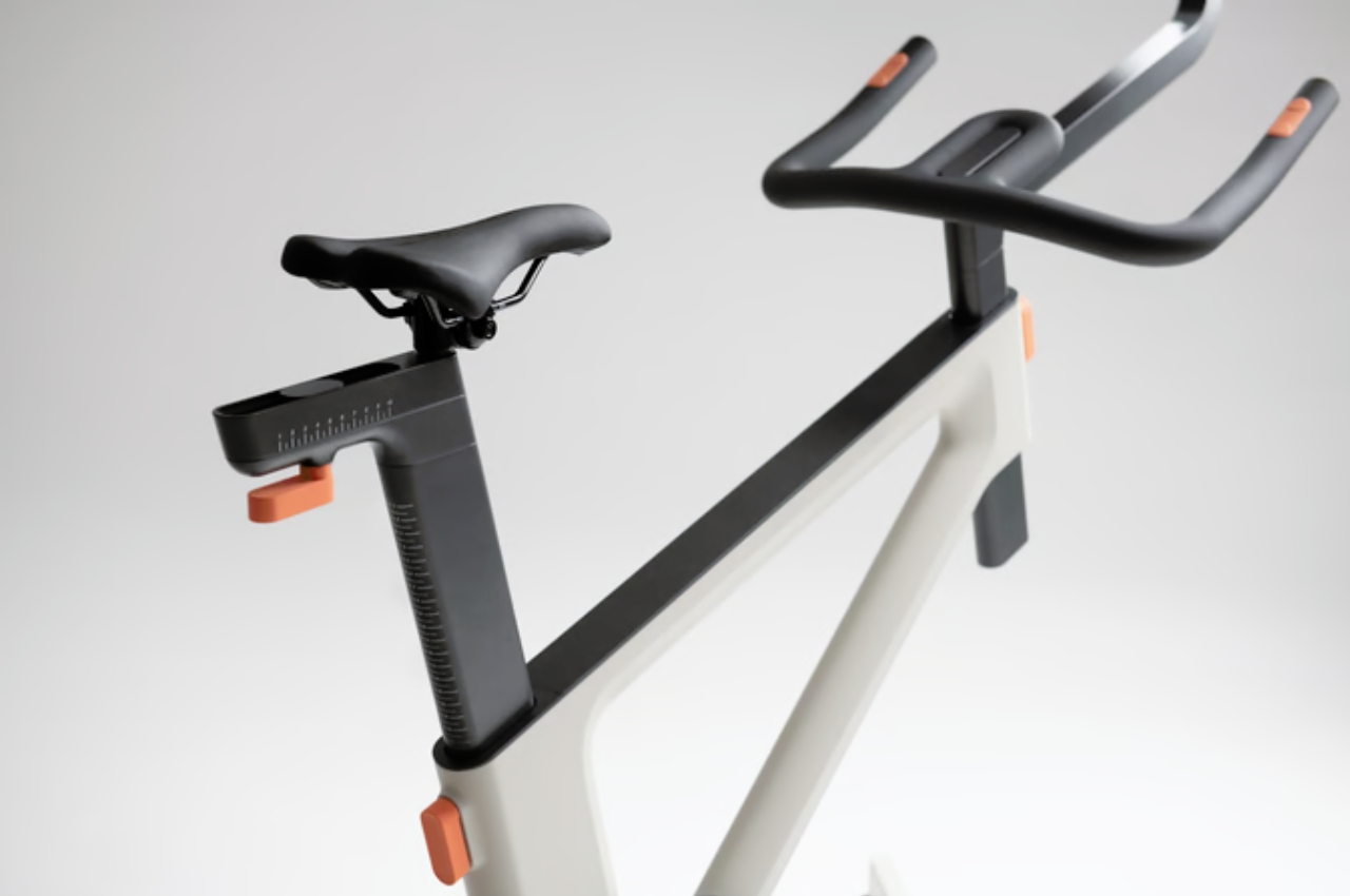 holographic screen，Indoor fitness，Virtual Reality Experience，