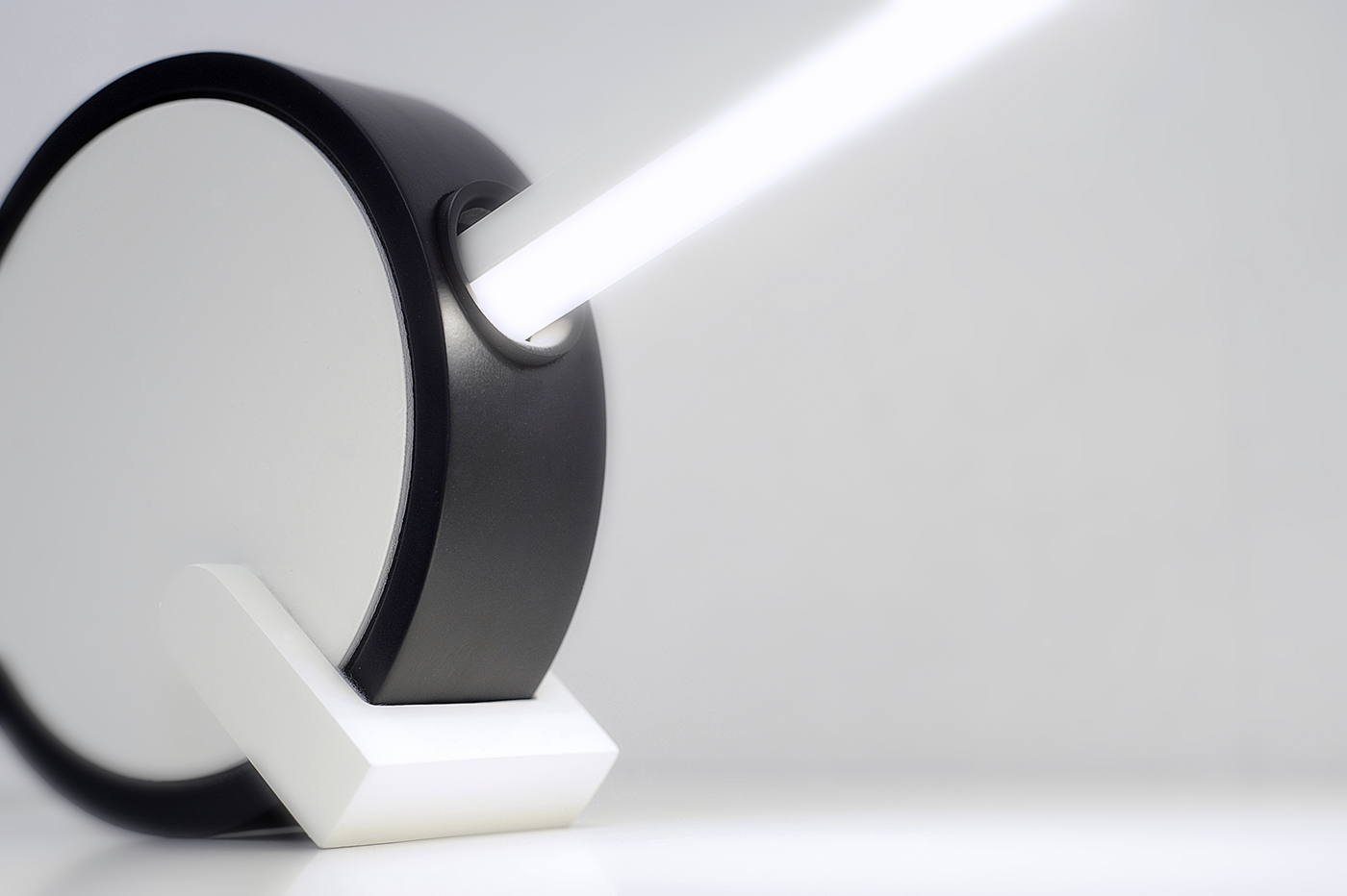 Lamp design，Table lamp design，Chandelier design，Hanging lamp design，Control color temperature，Alarm clock function，modern stylish，Design of cylinder，Floor lamp design，