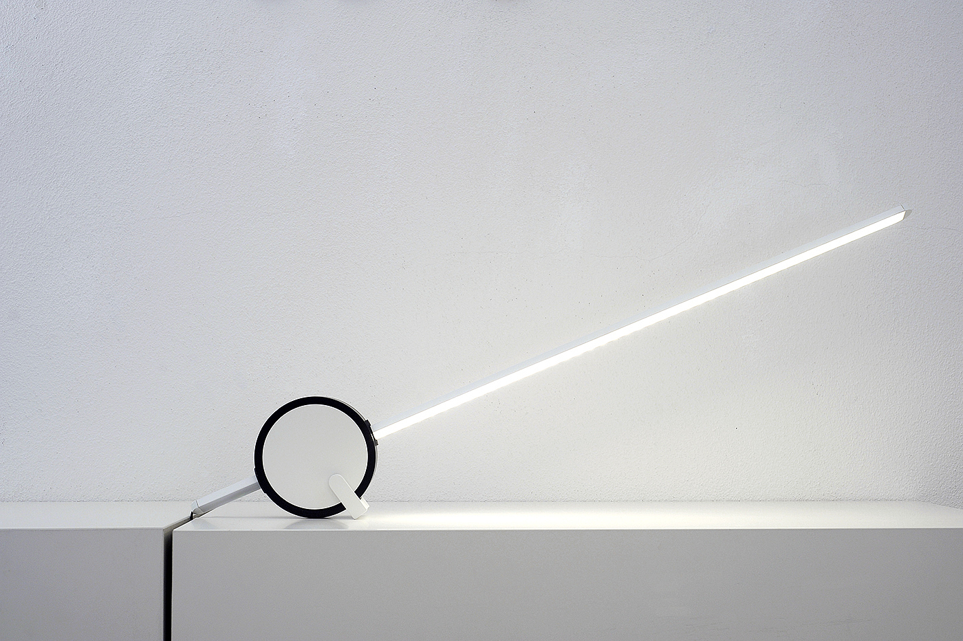 Lamp design，Table lamp design，Chandelier design，Hanging lamp design，Control color temperature，Alarm clock function，modern stylish，Design of cylinder，Floor lamp design，