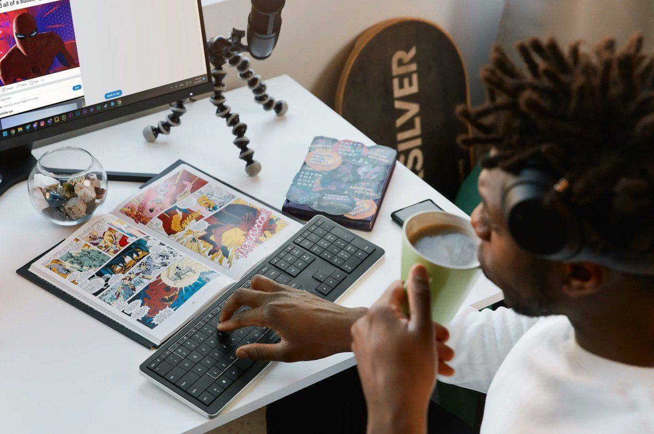 Bluetooth Keyboard，Touch Pad，flexible，