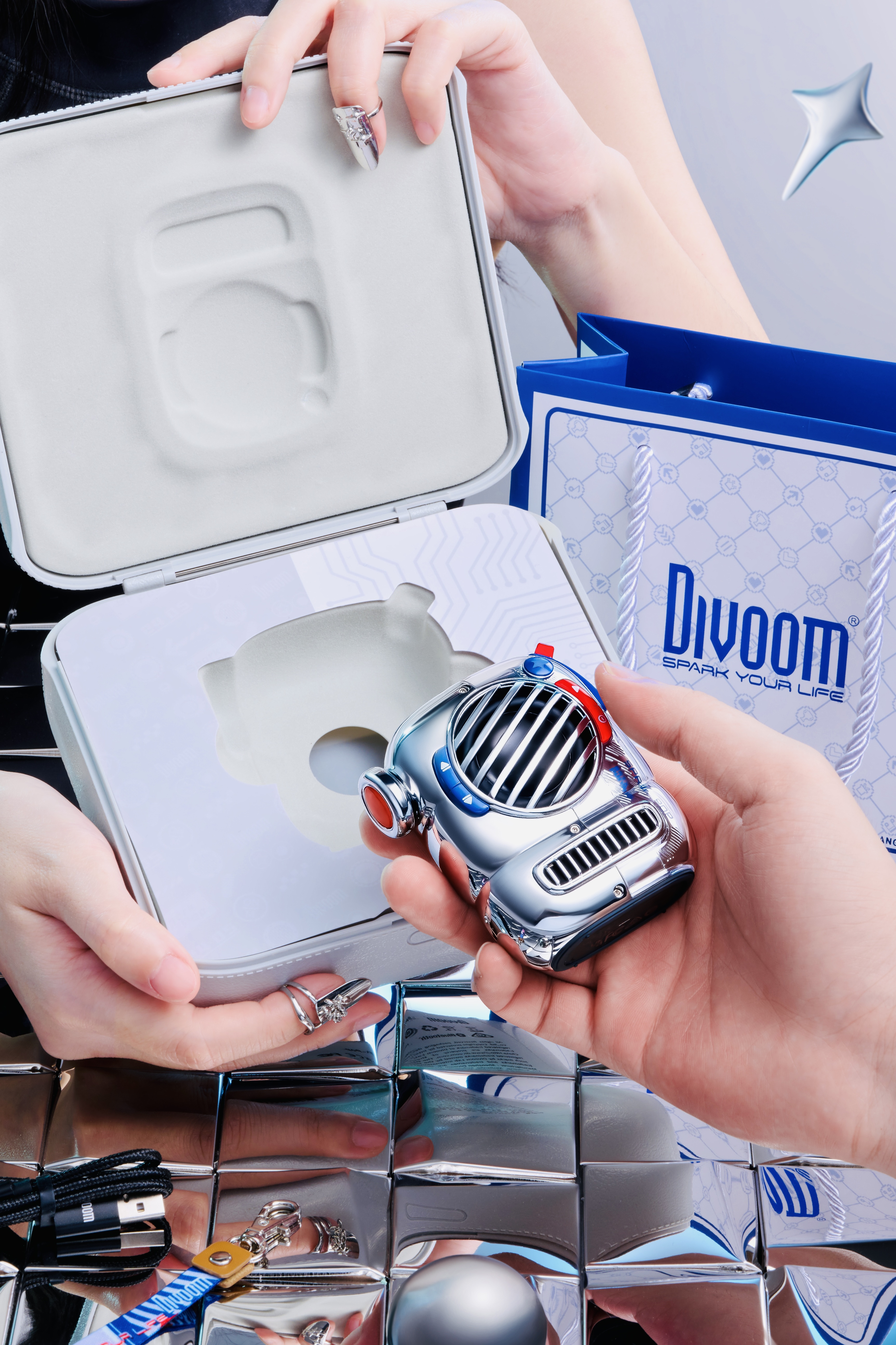 industrial design，product design，The table is set up.，Gift-giving essential，high color value bluetooth speaker，Delicate good things，Design inspiration，