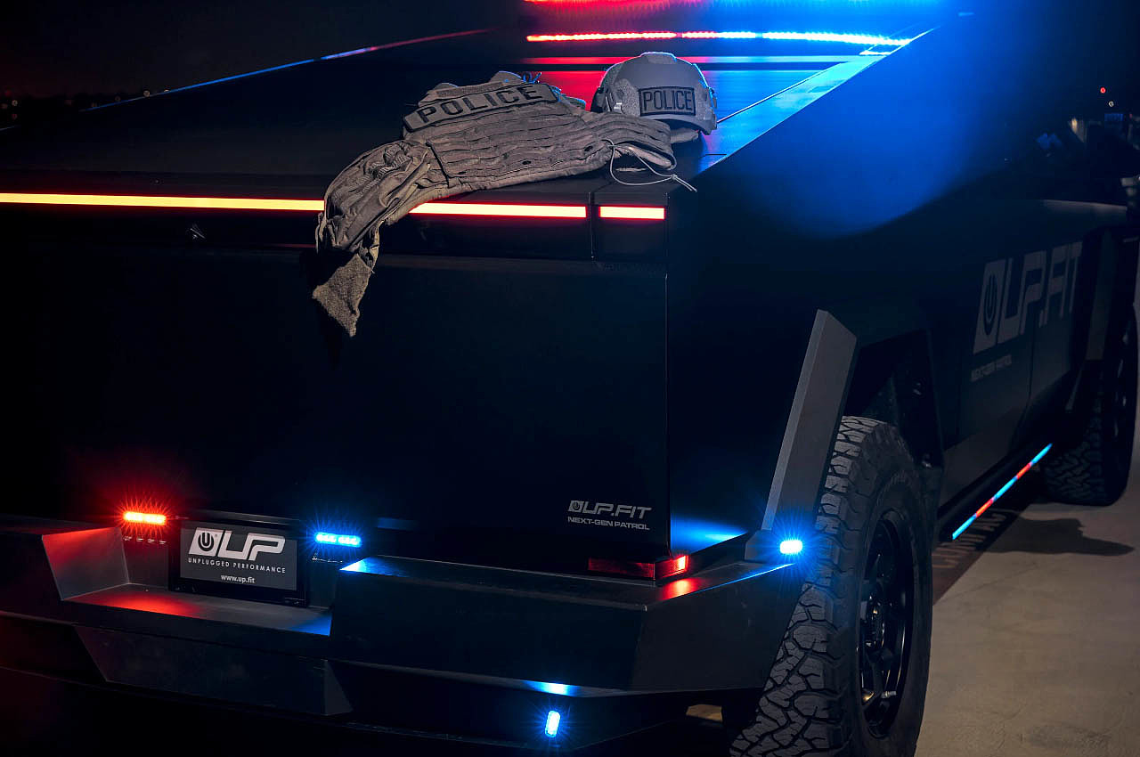 Cybertruck，automobile，police car，vehicle，Tesla Police Car，