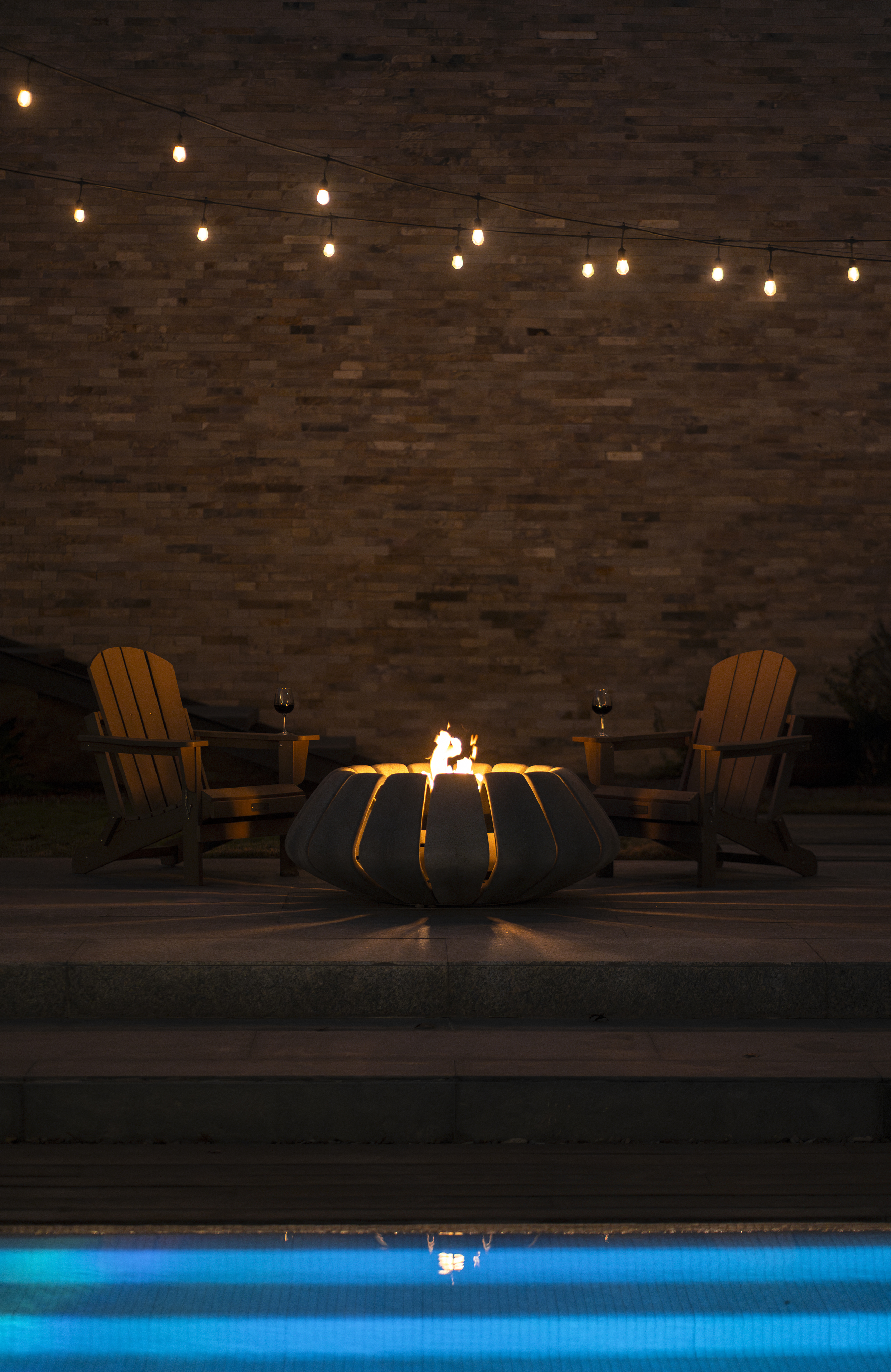 concrete，Fire pit，Sunflower，