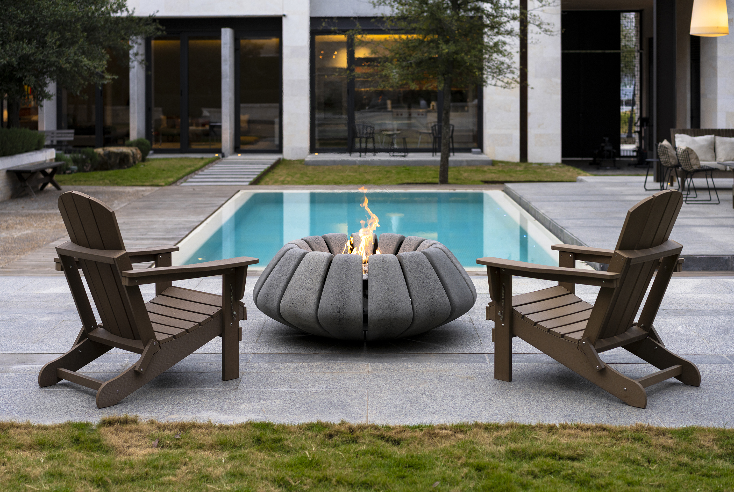 concrete，Fire pit，Sunflower，