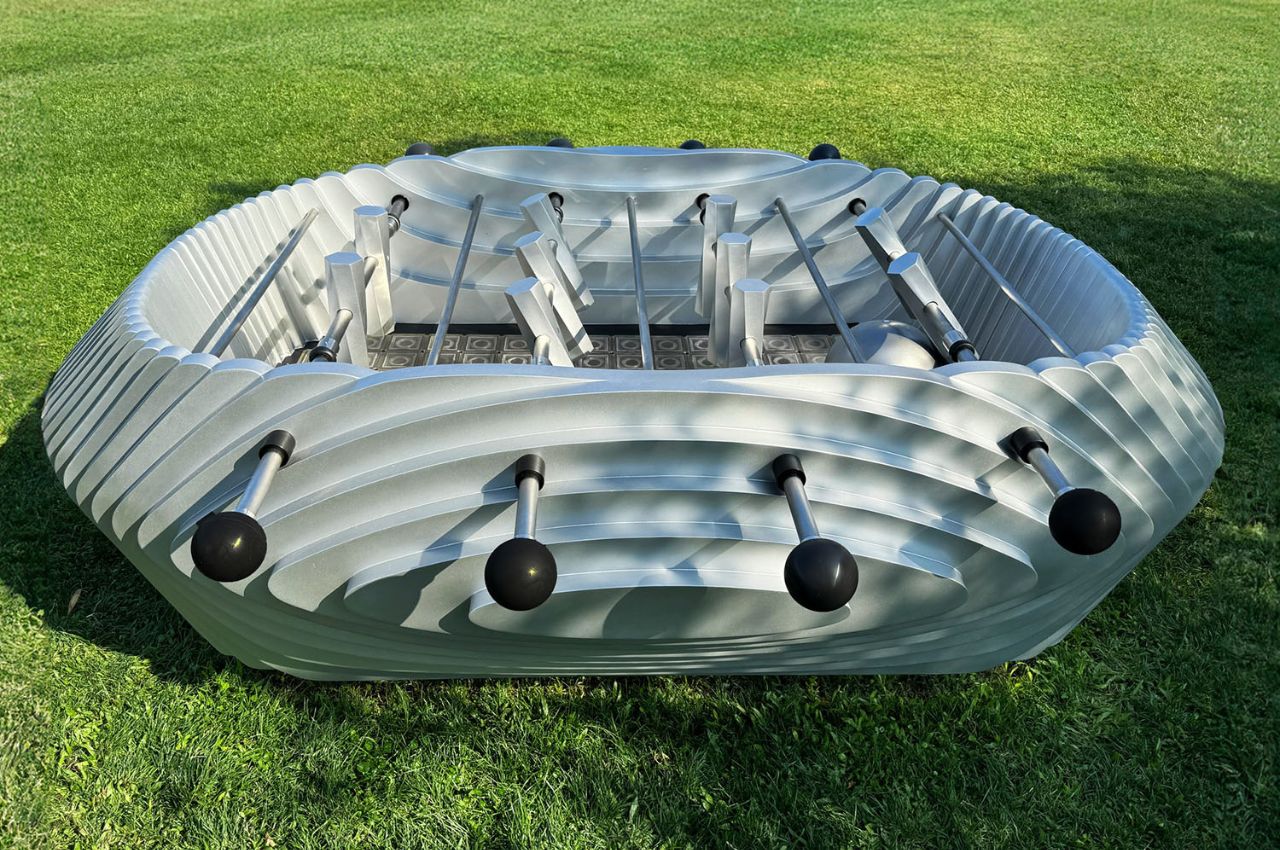 Interactive football table，entertainment，originality，