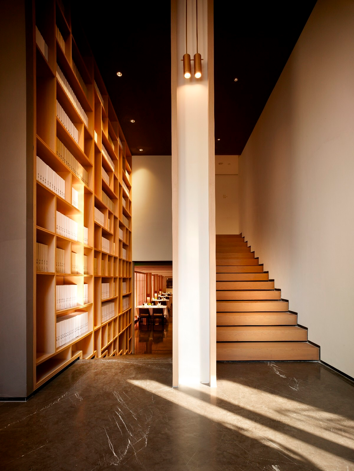 Dining space design，Restaurant Design，glowworm，Wood and marble，Plant reconstruction，space design ，Interior design，