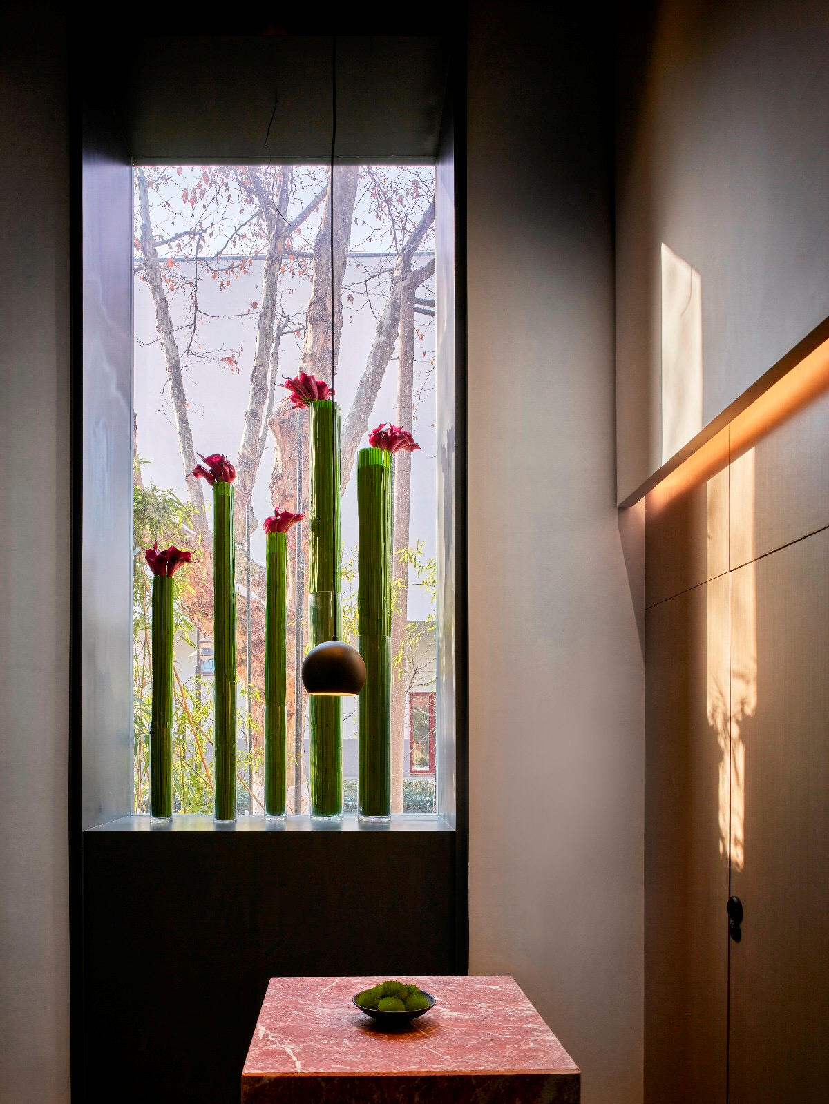 Dining space design，Restaurant Design，glowworm，Wood and marble，Plant reconstruction，space design ，Interior design，