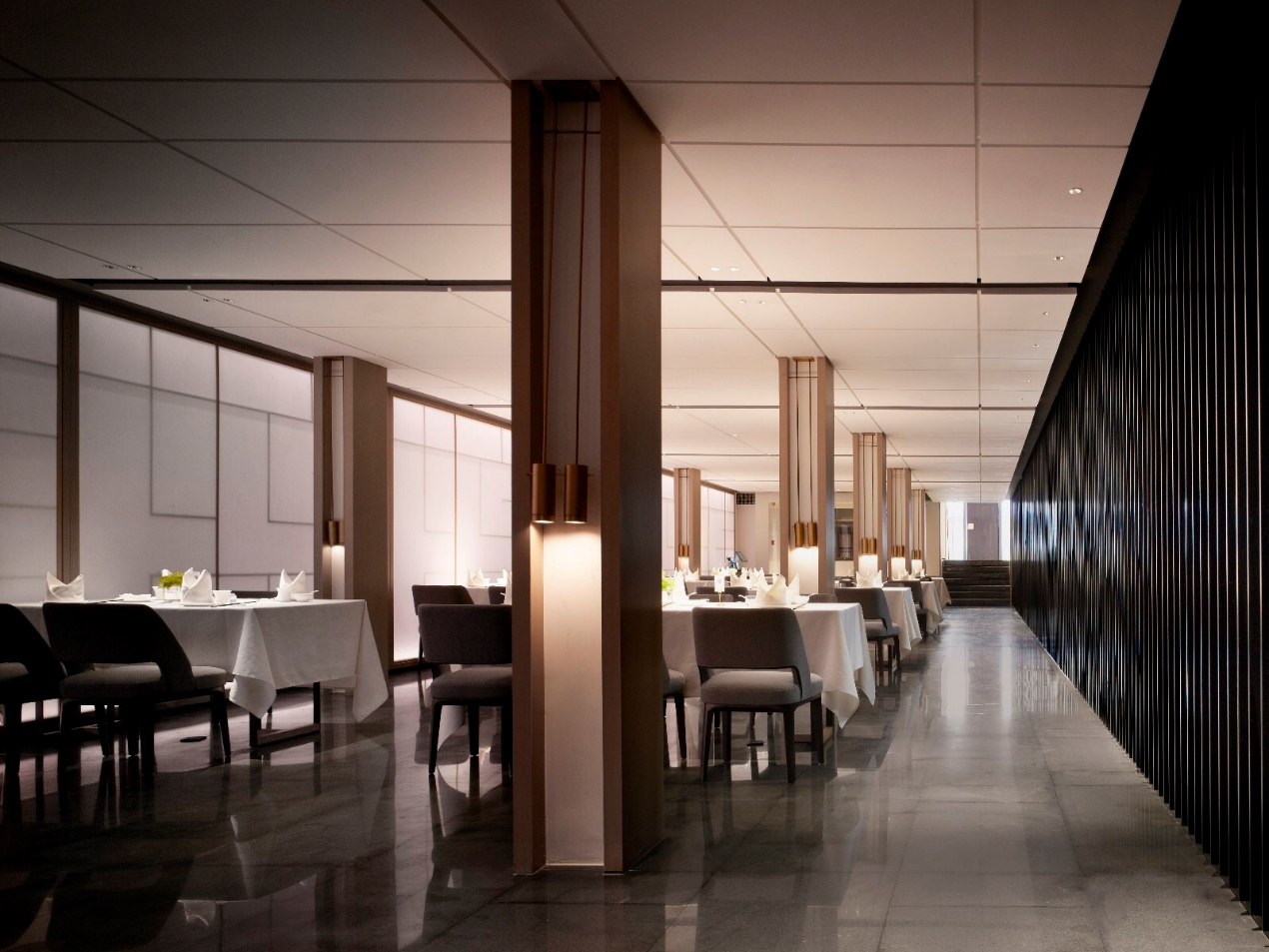 Dining space design，Restaurant Design，glowworm，Wood and marble，Plant reconstruction，space design ，Interior design，