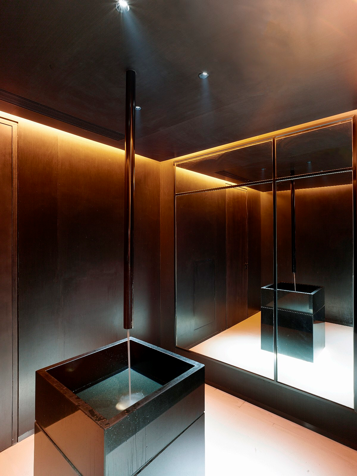 Dining space design，Restaurant Design，glowworm，Wood and marble，Plant reconstruction，space design ，Interior design，
