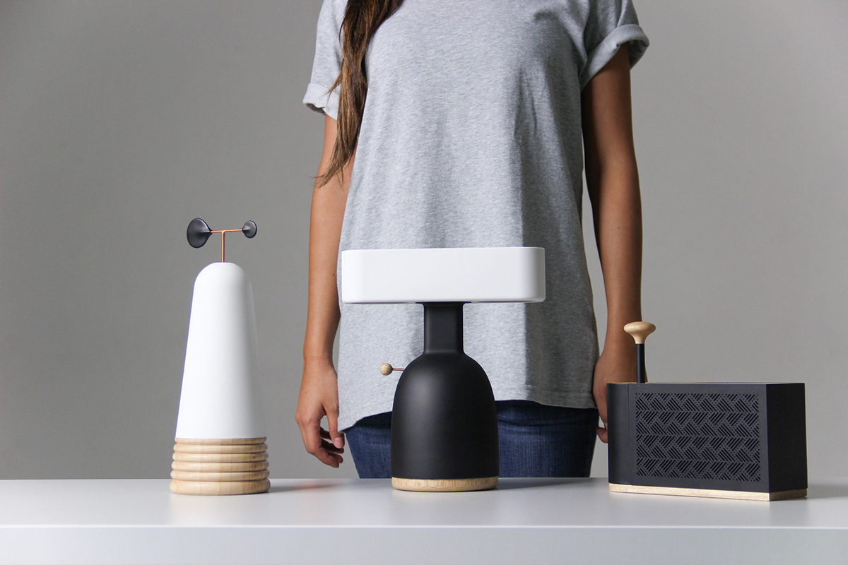 Table lamp design，sound design ，speaker，lamps and lanterns，Creative brain hole，Cylinder design，Wood and plastic，Innovative switching mode，Wind energy，Black and white matching，White and wood，