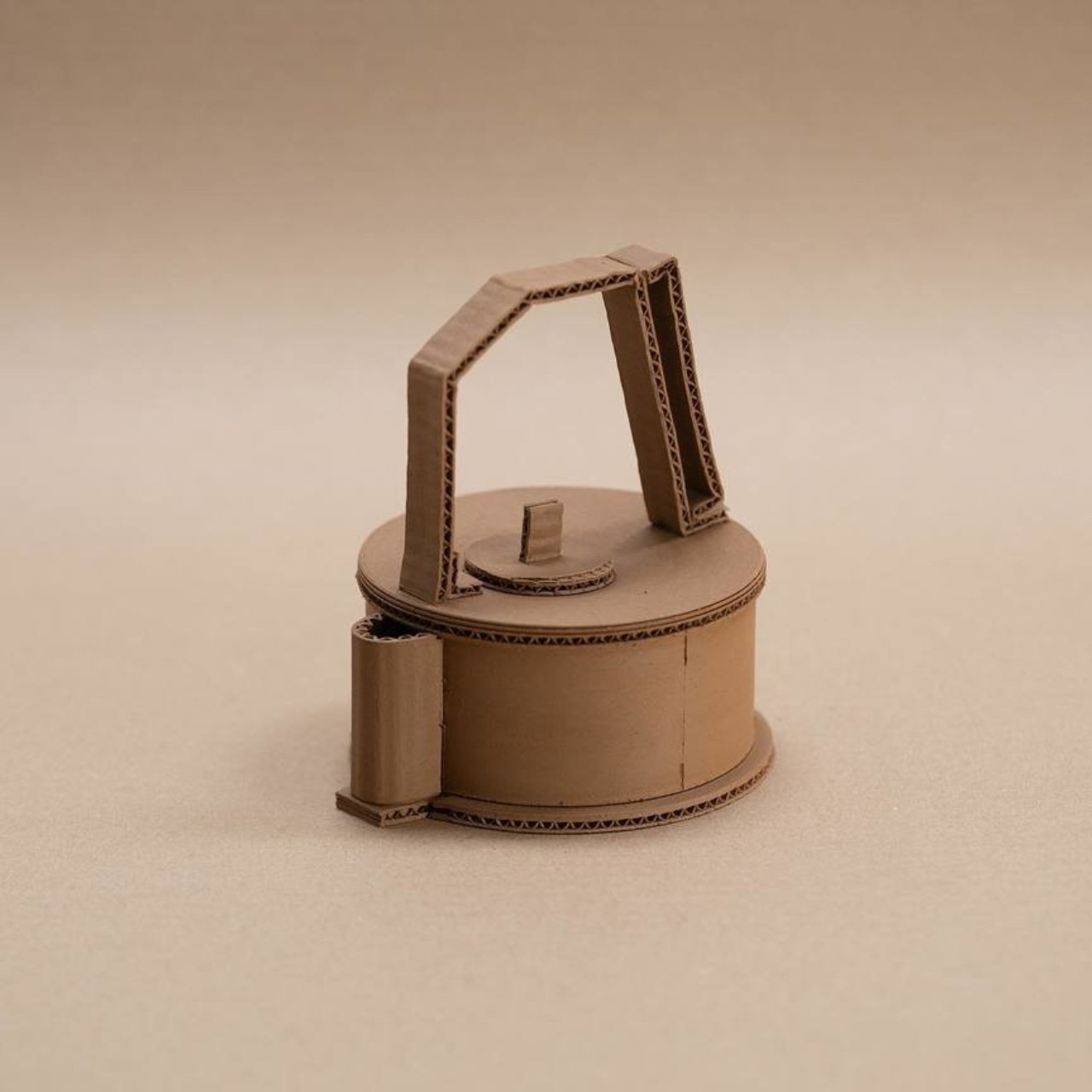 Ceramic art，Artwork，cardboard，