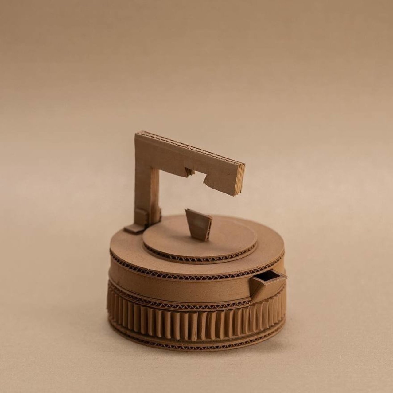 Ceramic art，Artwork，cardboard，