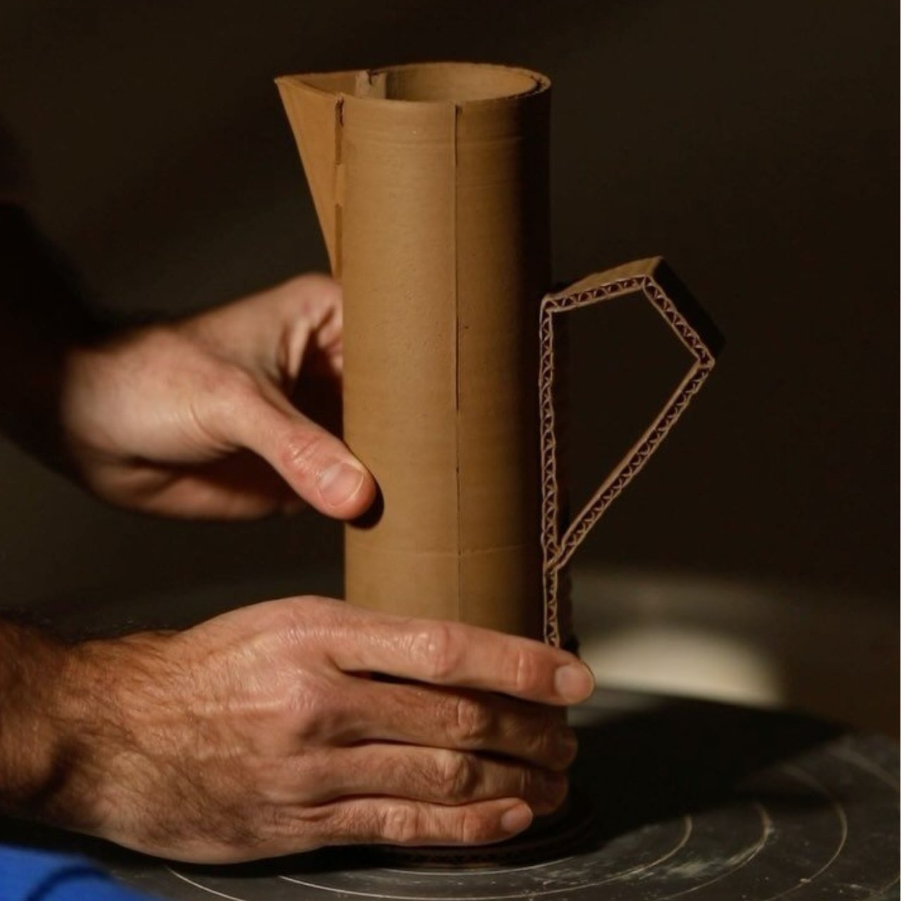 Ceramic art，Artwork，cardboard，