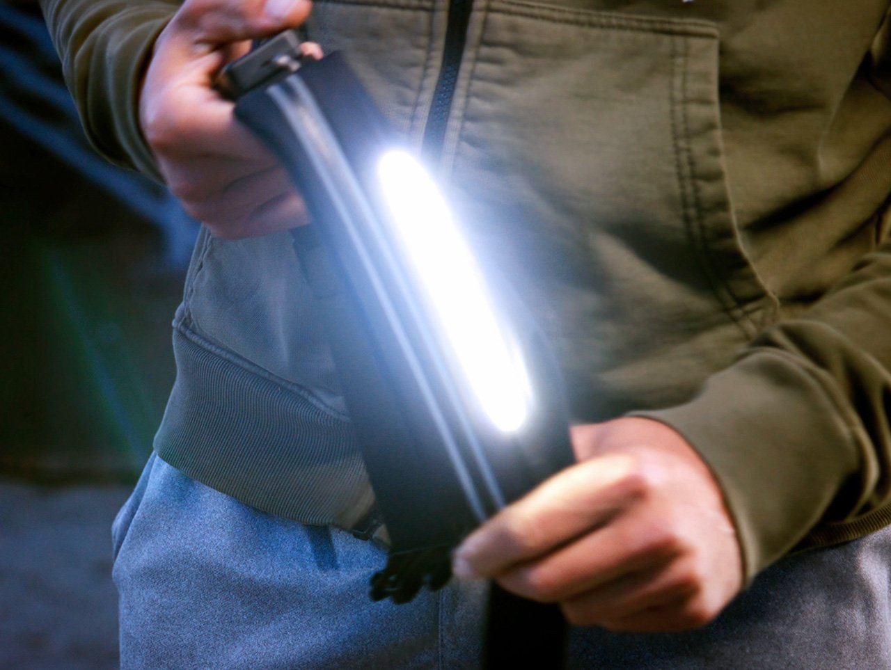 LUMABELT，at night，run，outdoors，belt，