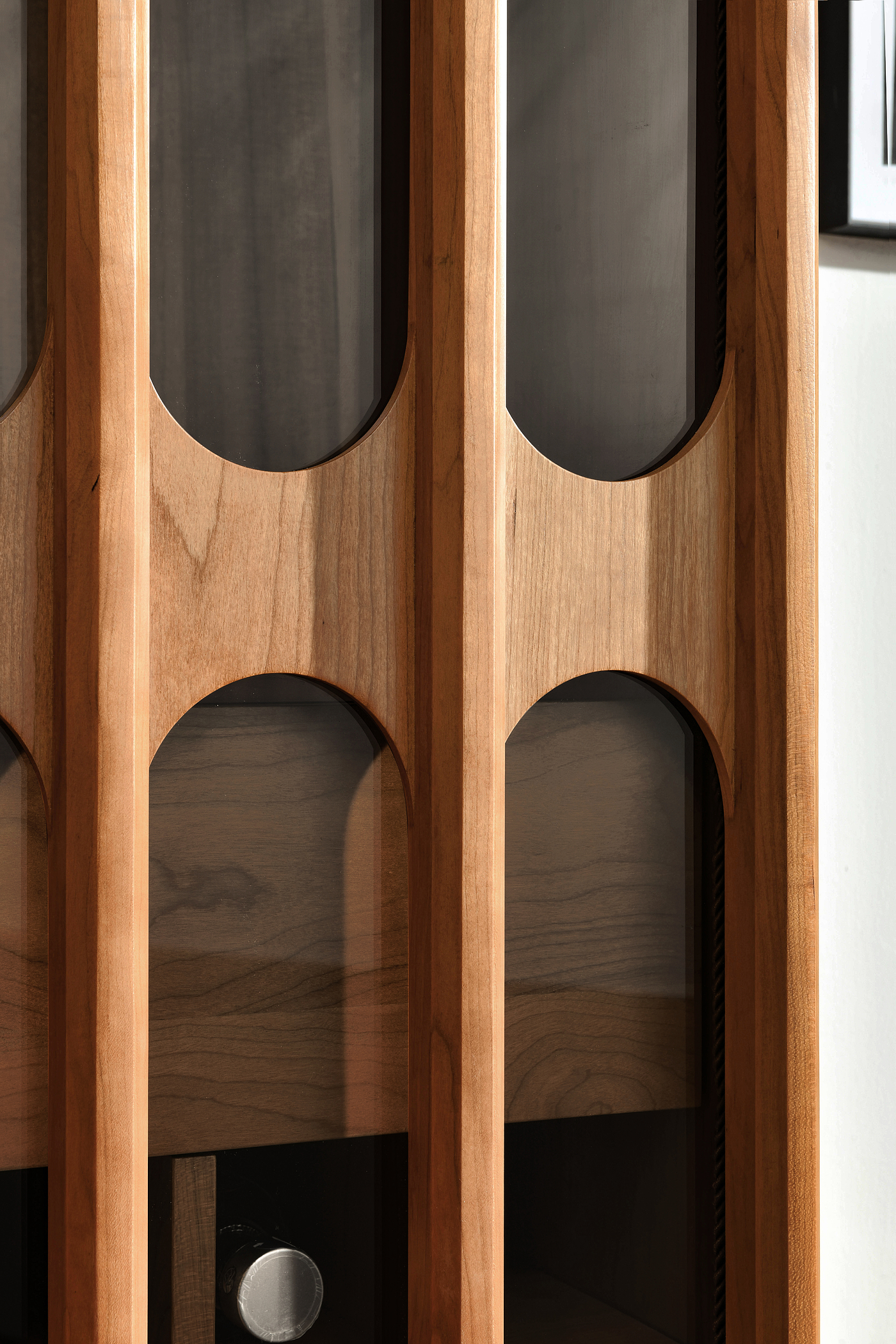 Wine Cabinet · Solid Wood · Atmosphere，