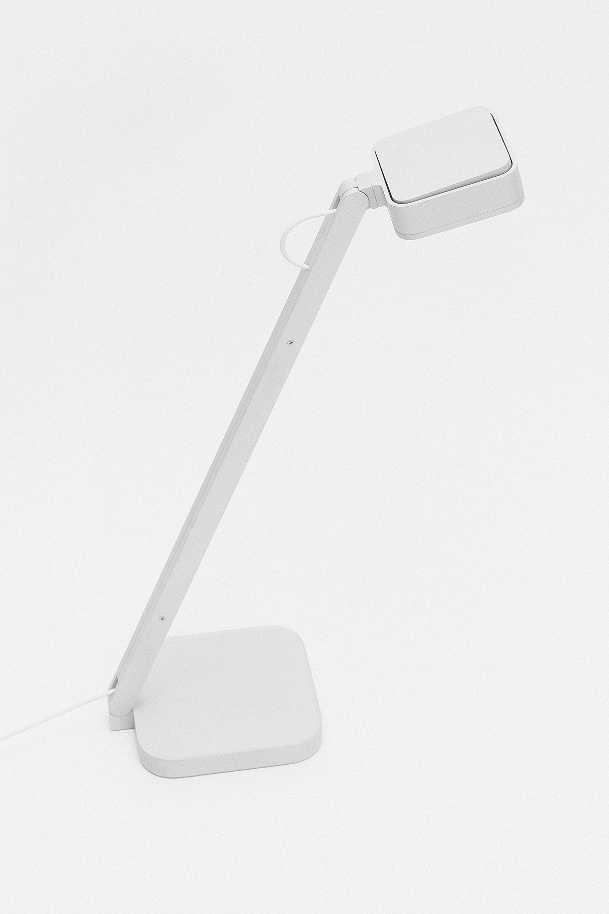 Solid aluminum，Adjustable，switch，3°，Desk lamp，