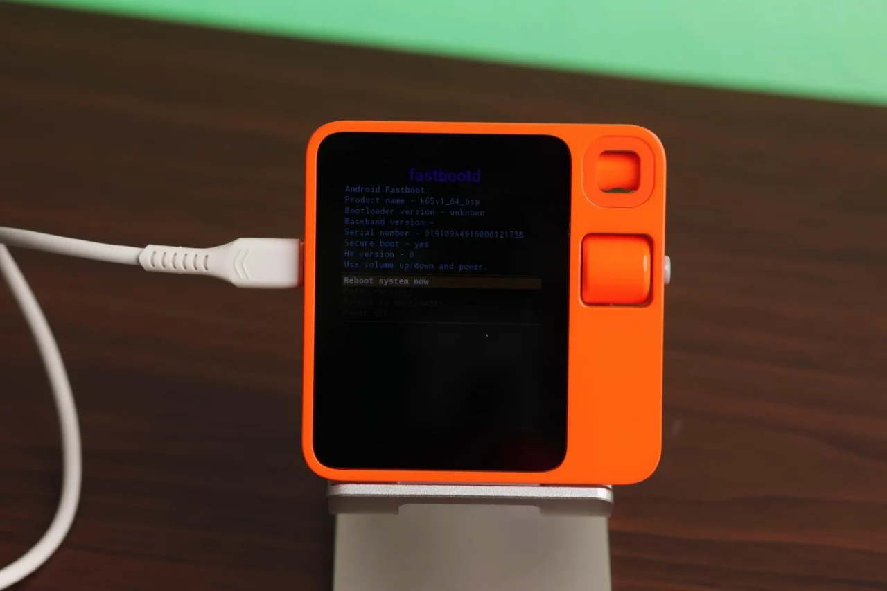 RABBIT R1，Digital，electronic product，artificial intelligence，