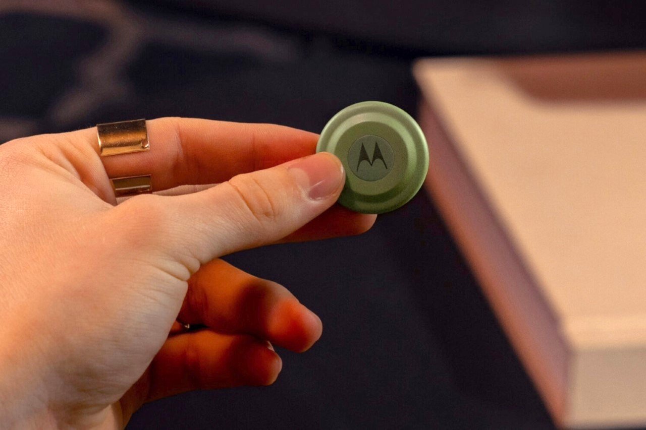 Motorola，AirTag，Design，multi-function，science and technology，equipment，