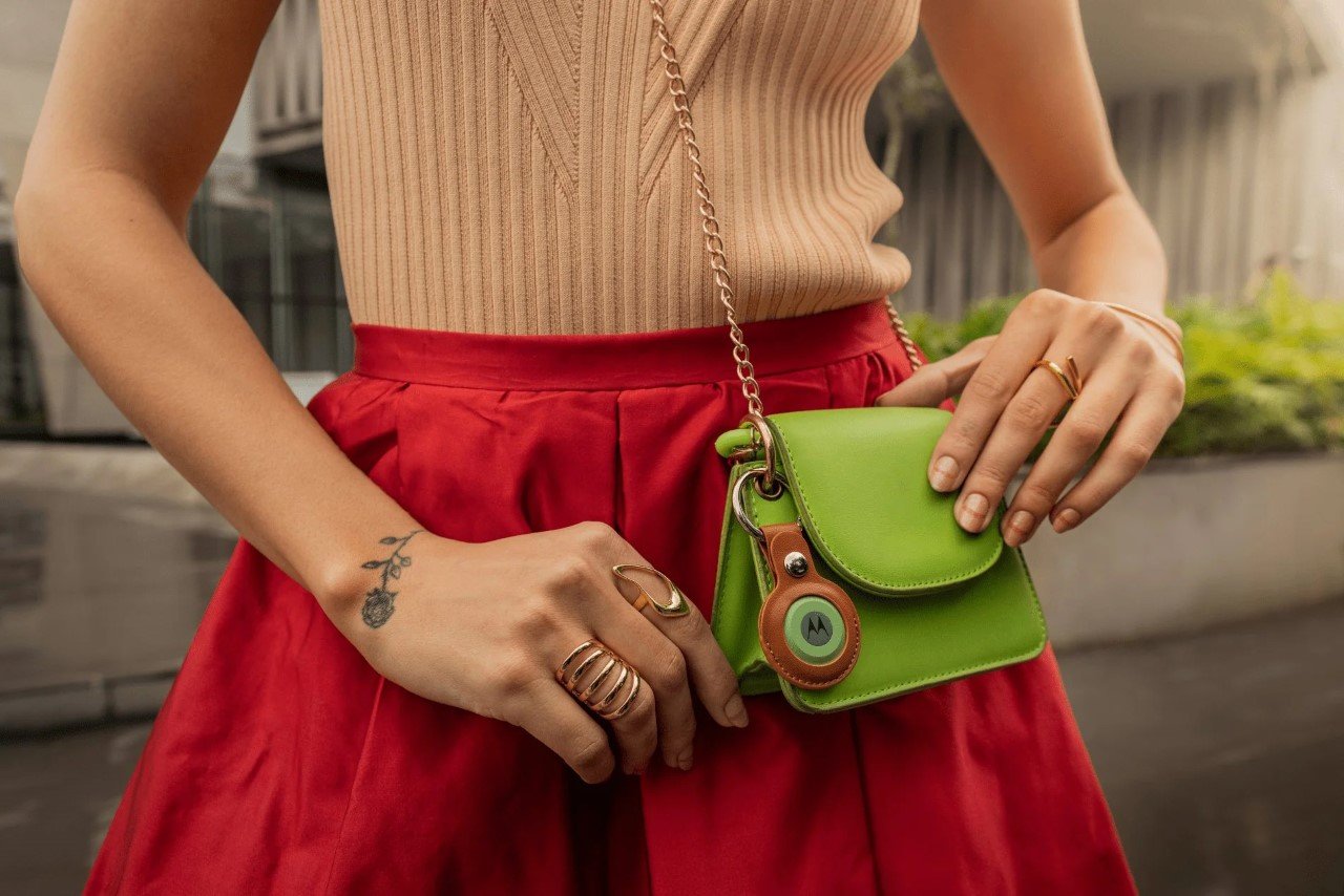 Motorola，AirTag，Design，multi-function，science and technology，equipment，