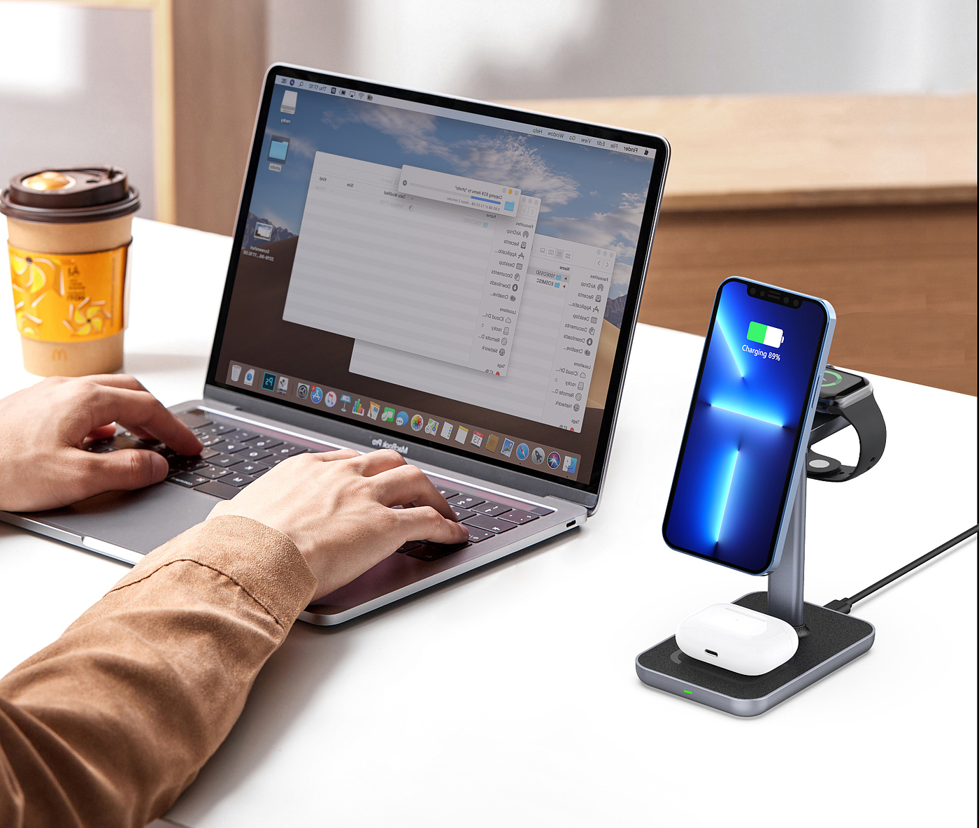 Magnetic suction wireless charging，