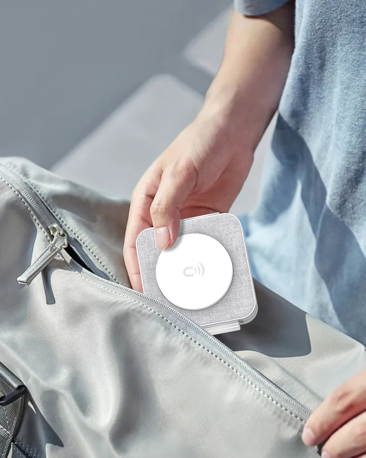 Magnetic suction wireless charging，