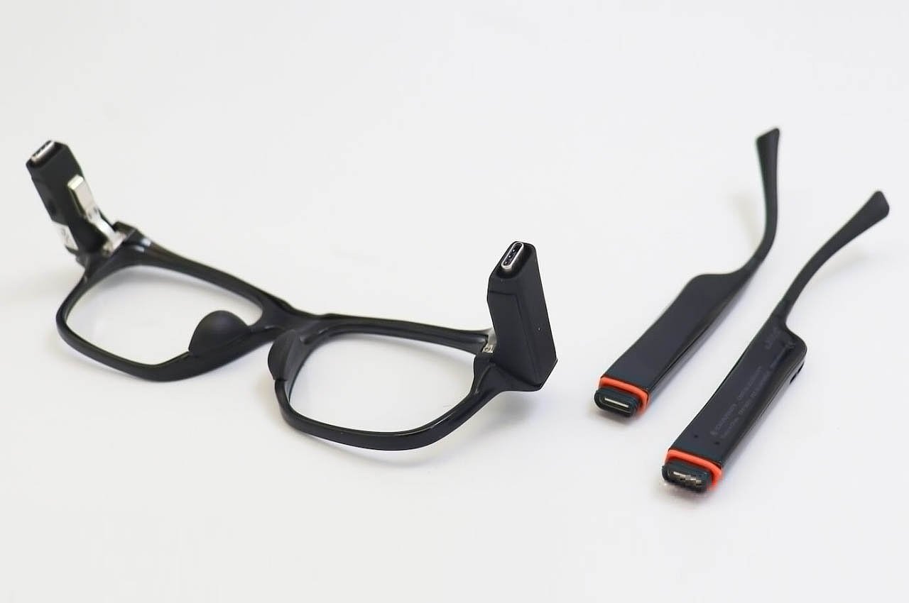 CHATGPT-4O，Smart glasses，Design，science and technology，interactive，