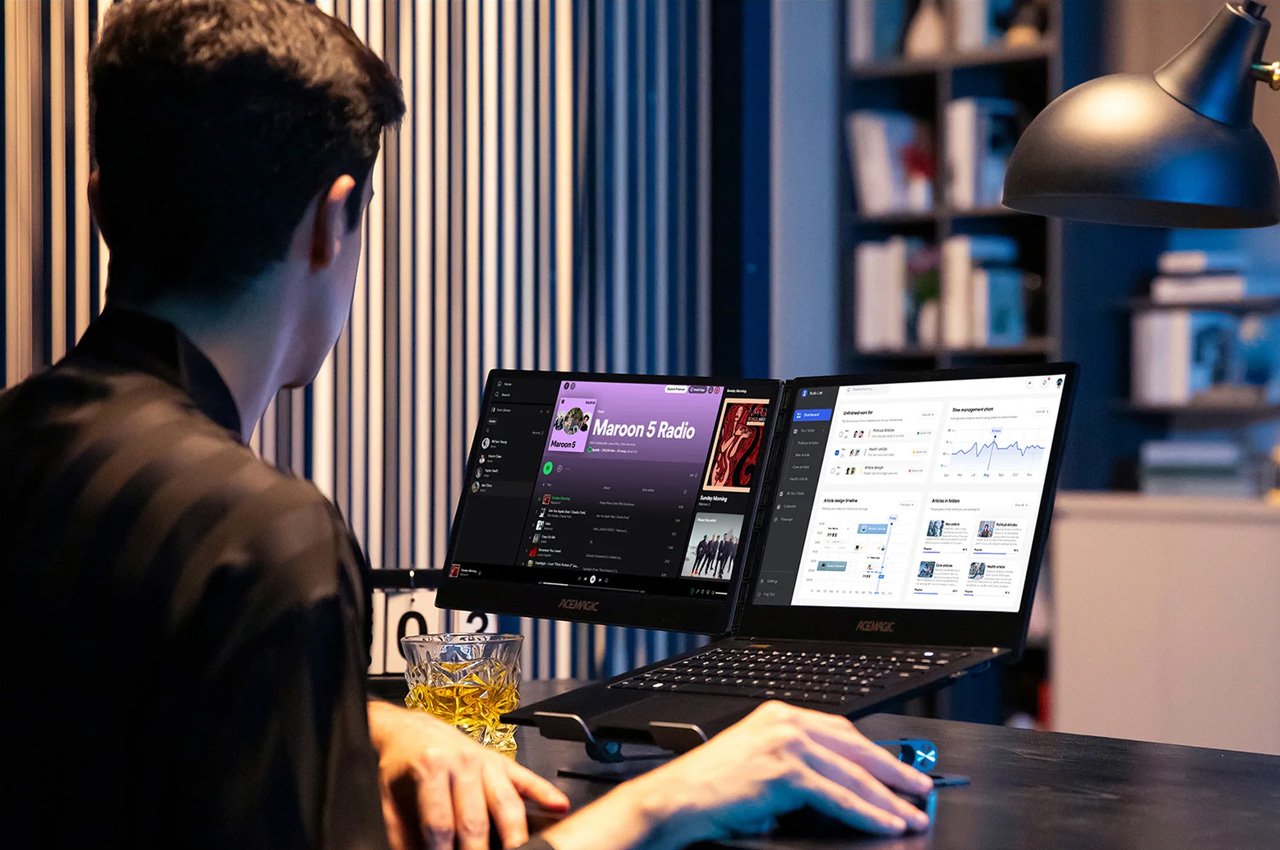 Double screen，business affairs，notebook，fold，science and technology，