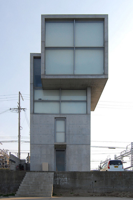 East West integration，Light and wind，natural，cement，geometry，