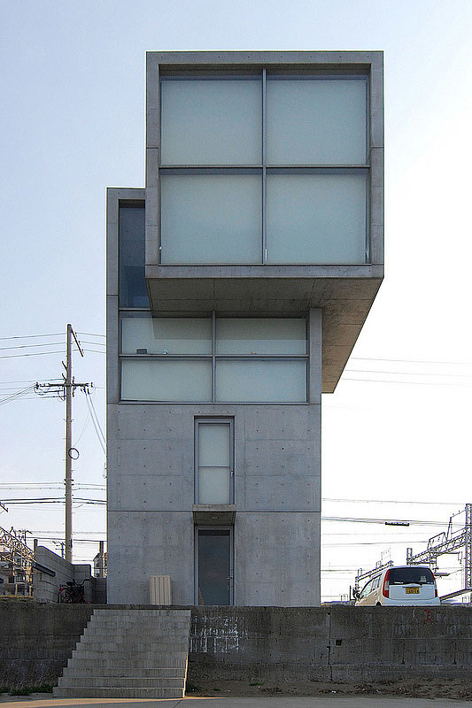 East West integration，Light and wind，natural，cement，geometry，
