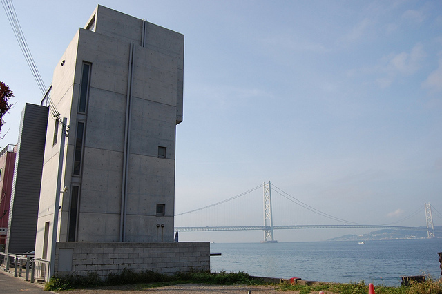 East West integration，Light and wind，natural，cement，geometry，