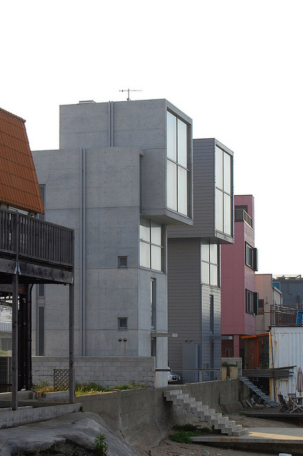 East West integration，Light and wind，natural，cement，geometry，