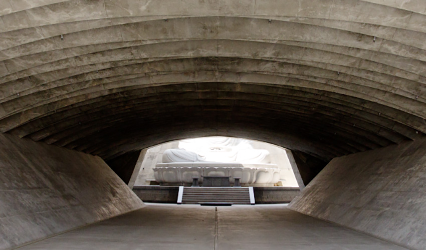 East West integration，Light and wind，natural，cement，geometry，