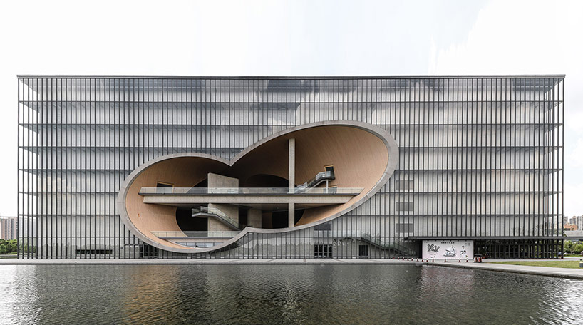 East West integration，Light and wind，natural，cement，geometry，