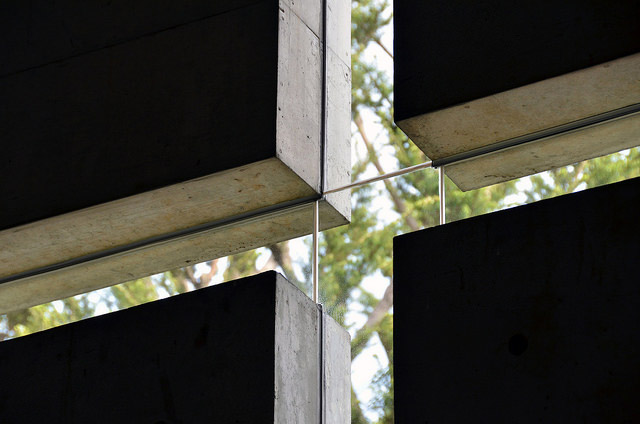 East West integration，Light and wind，natural，cement，geometry，