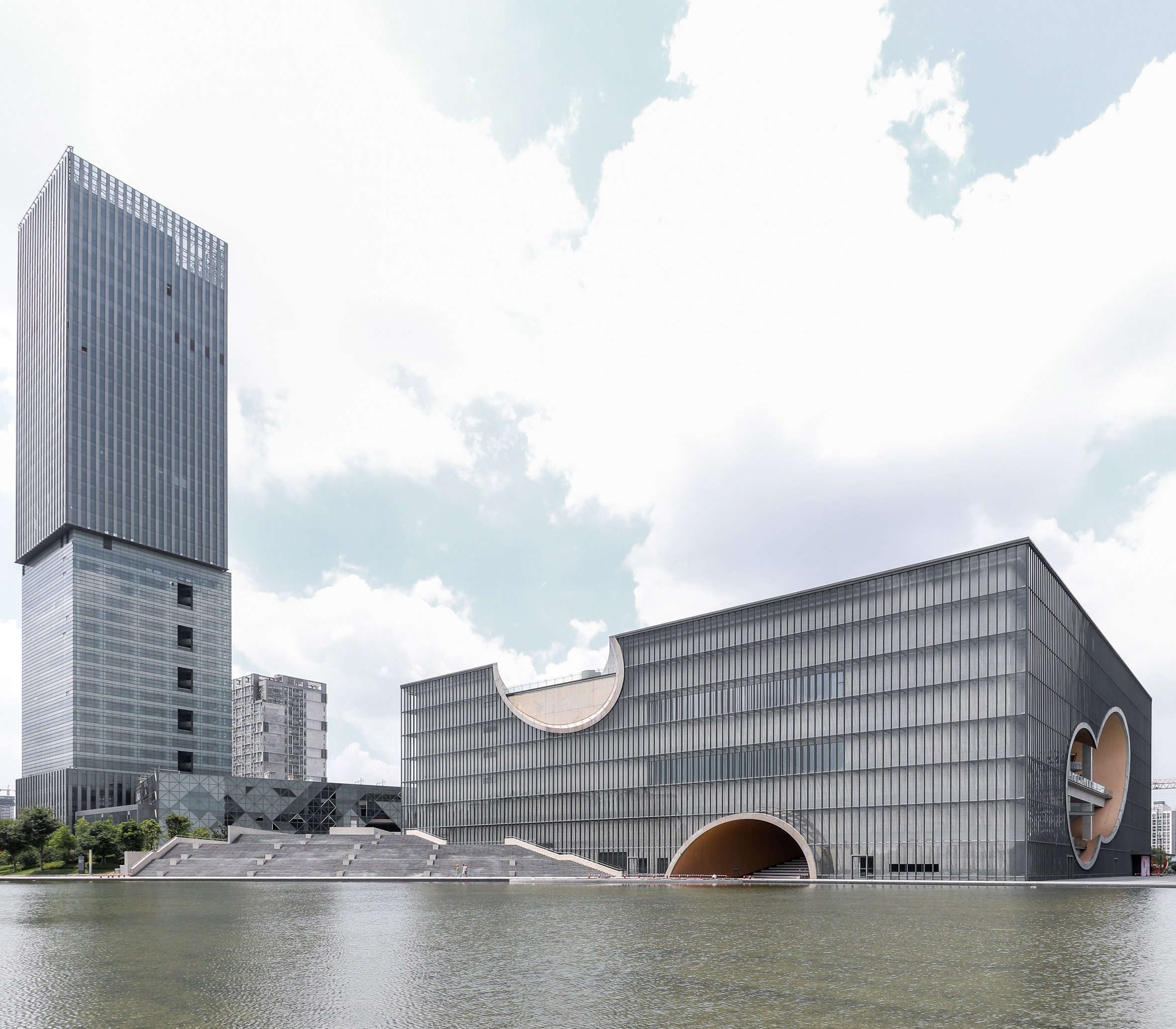 East West integration，Light and wind，natural，cement，geometry，