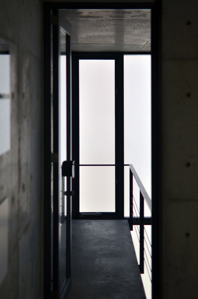 East West integration，Light and wind，natural，cement，geometry，